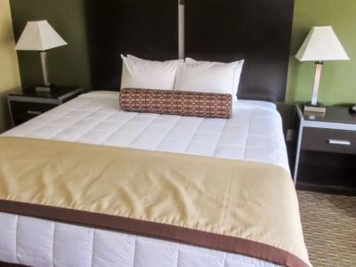 Quality - Tulsa Inn